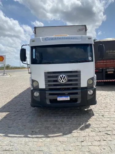 Caminhão baú 24 280