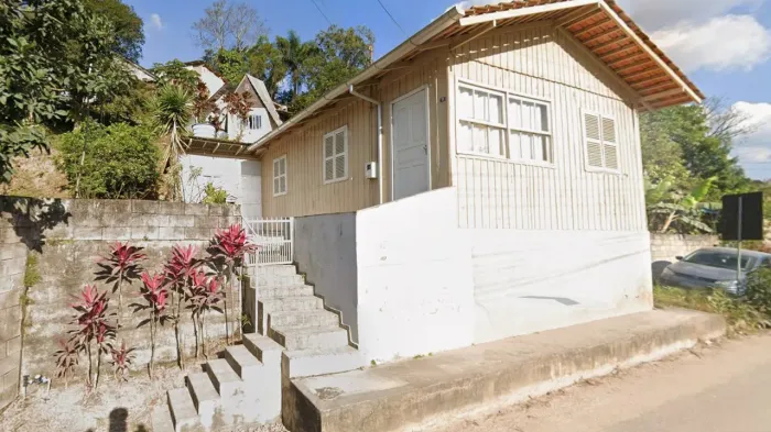 Terreno com 500 m² no começo da Limeira baixa