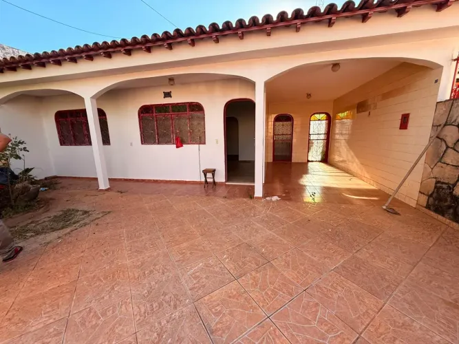 Setor Oeste QD 19, 3 quartos laje entrada R$ 232.000 + parcelas R$ 2.343,00