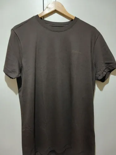 CAMISETA RICHARDS MÉDIA