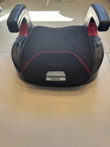 Vendo cadeira de criança P carro