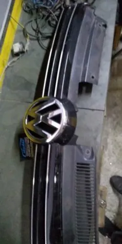 Para-choque dianteiro Jetta Variant 2011