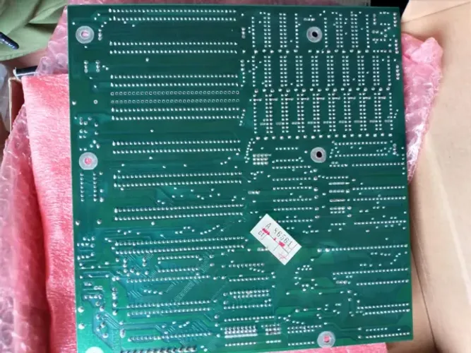 Placa mãe XT 4MHZ. NEC V20