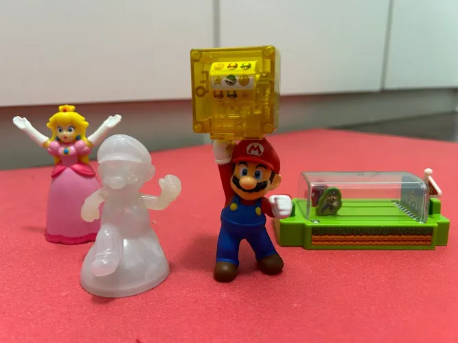 Bonecos e Brinquedos do Super Mario
