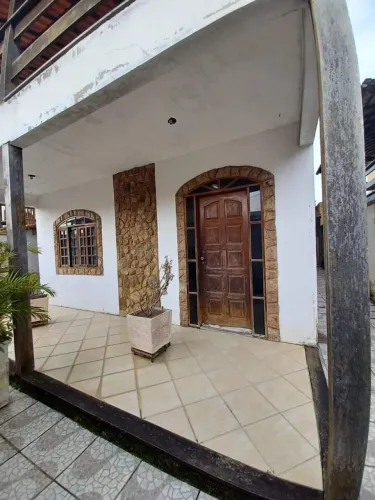 Excelente Casa em Condomínio no Rio do Ouro