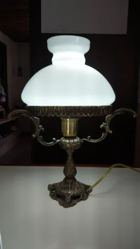 Abajur Vintage em Bronze com cúpula de vidro