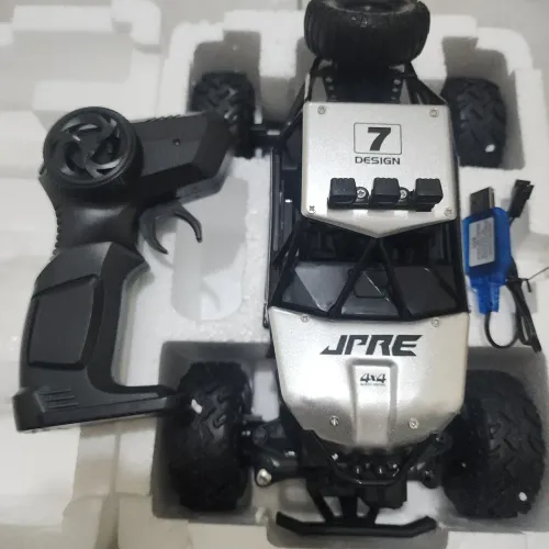 Carrinho de controle remoto 4x4