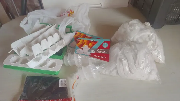 Produtos de cozinha pra fazer coxinhas e salgados 