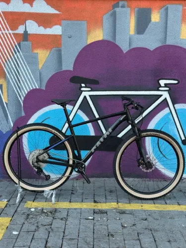 Caloi Explorer Evo 2025 + 1 ano de seguro grátis