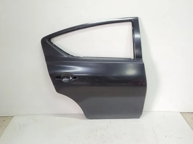 Porta nissan versa nova original 