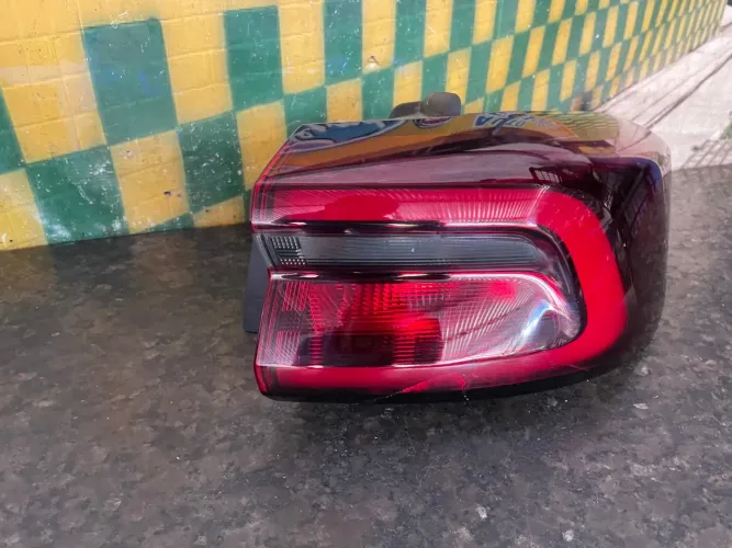 Lanterna lado direito Cherry tiggo 7 8 2023 a 2025 recuperada 