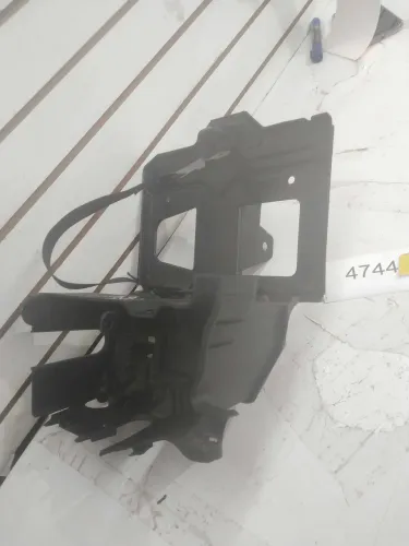 Suporte Da Bateria Fiat Bravo T-jet 2011