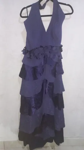 Vestido roxo longo de babados 