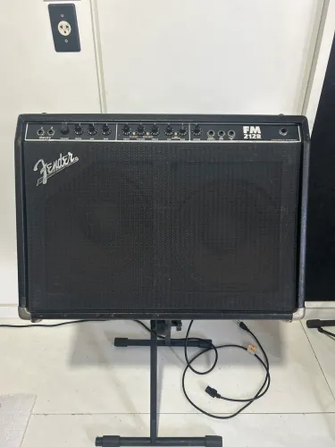 Amplificador FENDER FM 212R