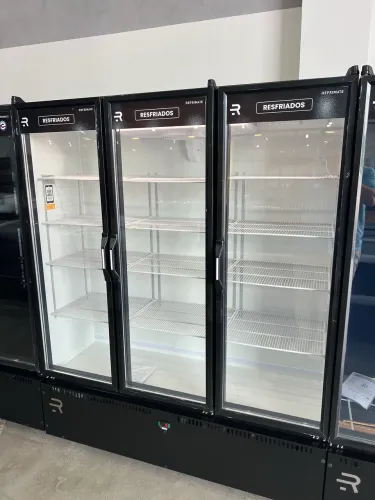 Geladeira expositora 3 portas 950 litros para resfriados nova pronta entrega 