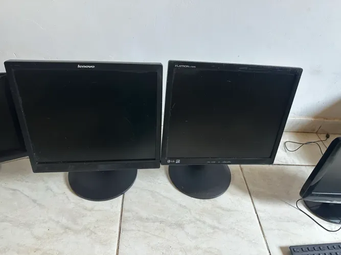 Monitor 17 cada com vga 180,00 loja com garantia temos computadores com ssd