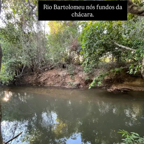 Vendo Mini Chácara de 2 Mil metros com Rio nos fundos no Sobradinho dos Melos.