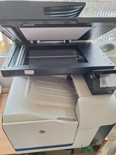 Impressora hp 570 lazer color