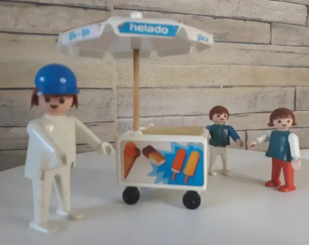 COLECIONADORES! KIT PLAYMOBIL SORVETEIRO ANOS 80 DA TROL USADO ANOS 80