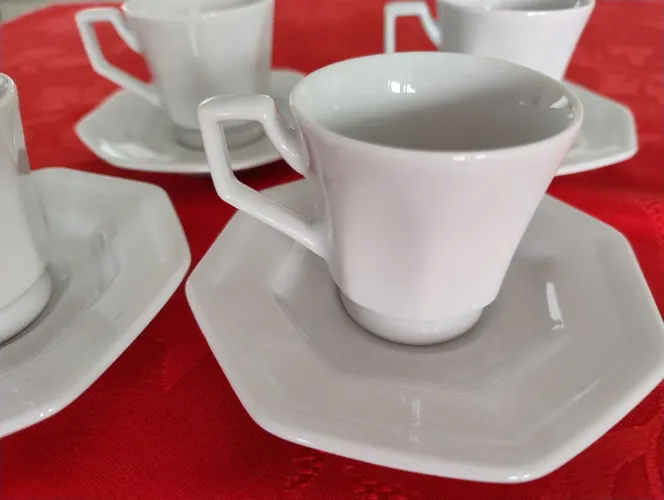 06 xícaras de café com pires porcelana Germer