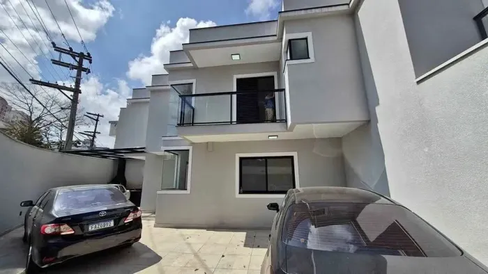 Casa com 3 Quarto(s) e 3 banheiro(s) para Alugar, 100 m² por R$ 6500 / Mês