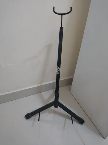 Suporte de chão para violão 