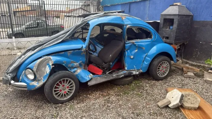 VENDE SE UM FUSCA ANO 82 BATIDO E UMA CARROCERIA ANO 1981 BAIXADA CANCELAMENTO DE PROJETO