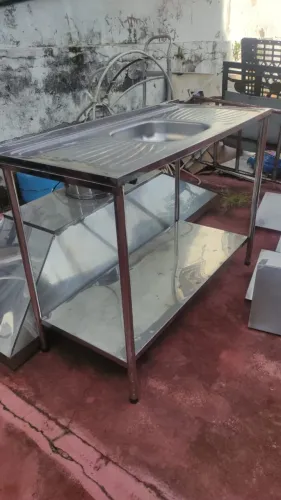 Bancada de Inox com Cuba e Prateleira - 0,88cm x 1,20cm x 0,54cm