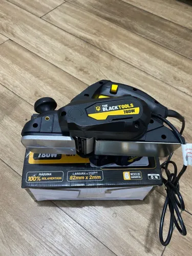 Plaina Elétrica Manual Profissional The Black Toolls 780 W Cor Preta 127V