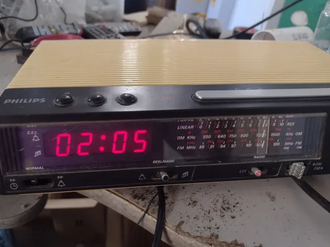 Rádio relógio Antigo
