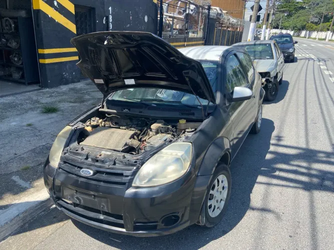 Sucata de Ford Ka 1.0 8v Flex 2010 Zetec Rocam P/ Retirada de Peças 