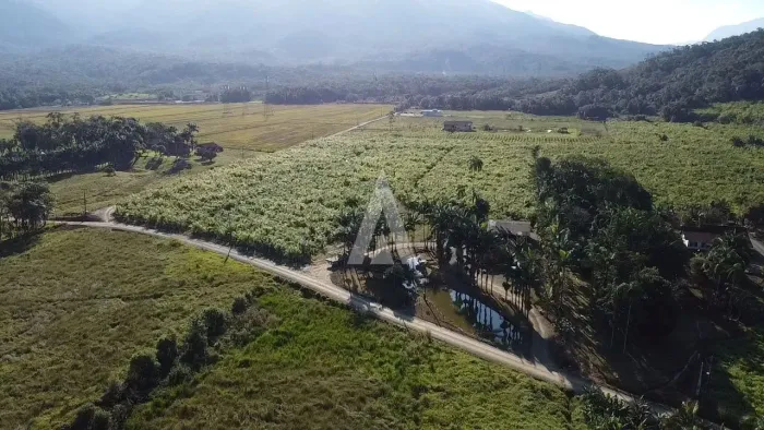 Chácara com 32.210m² à venda no bairro Garuva em Garuva-SC por R$1.490.000,00.