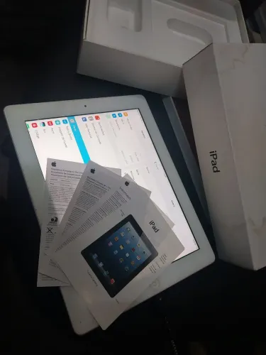 iPad 3ª Geração 16GB Wi-Fi Preto