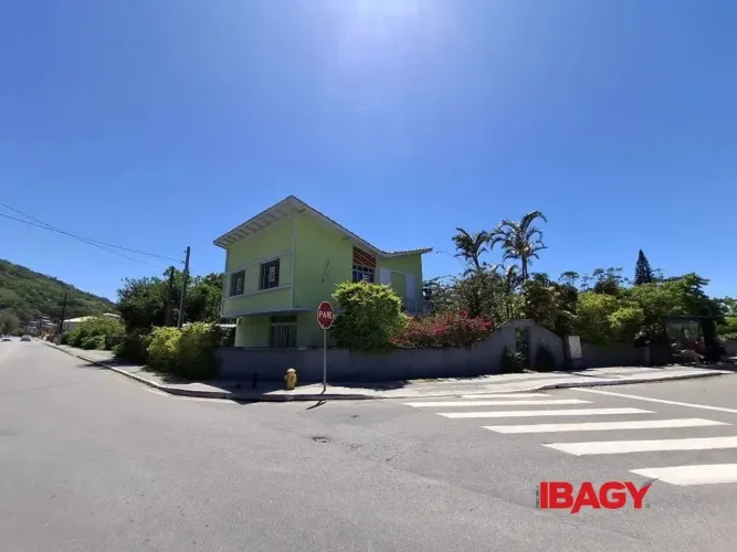 Excelente Apartamento 1 dormitório(s) em Armação do Pântano do Sul - Florianópolis