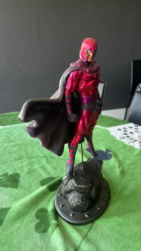 Action figure X MAN Magneto Resina