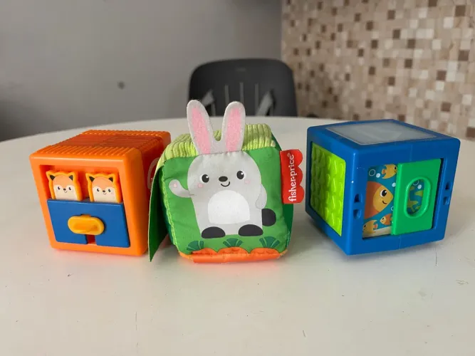 Cubos de Atividades Fisher-Price - Estimulação e Diversão!