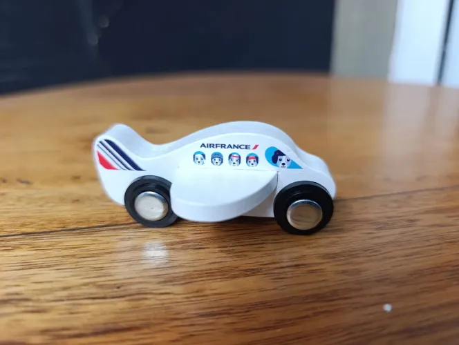AVIÃO AVIÃOZINHO BRINQUEDO AIRFRANCE PROMOCIONAL NA COMPANHIA AÉREA EM MADEIRA RARIDADE 