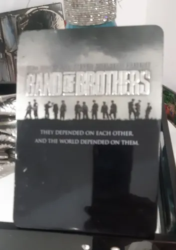 Box de Lata cm 6 dvds - Band of Brothers em ingles - DVD