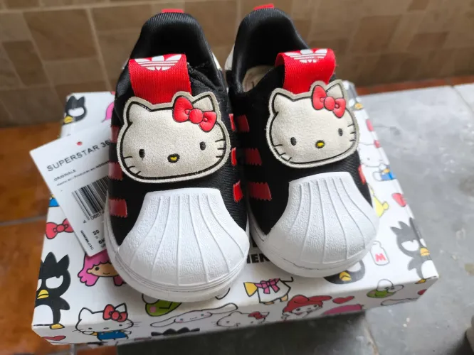 Tênis Adidas Super Star infantil 