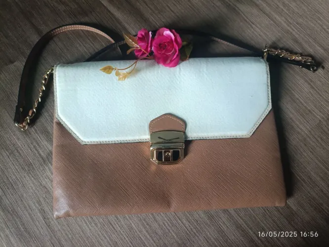 Bolsa de Ombro Bege e Branca