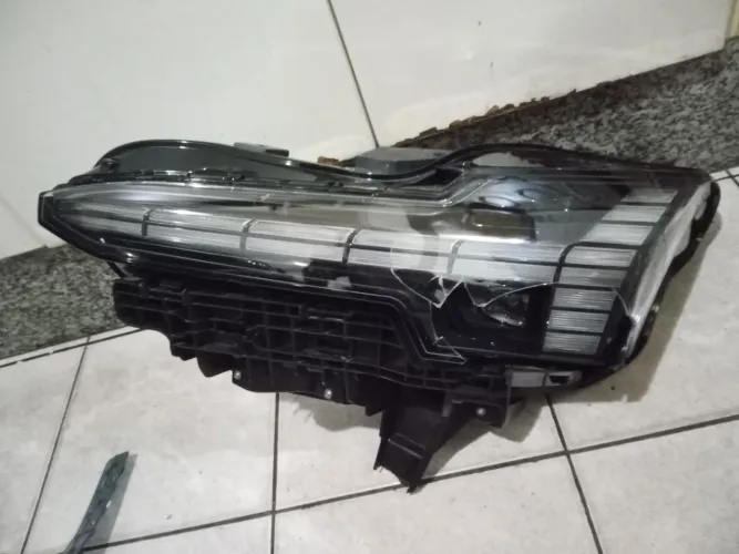 Carcaça Farol Lado Esquerdo Volvo Ex30