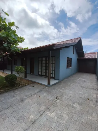 Casa com piscina a 180 metros do mar em Penha