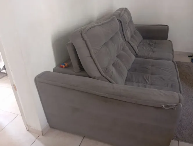 Sofá retrátil em excelente estado 