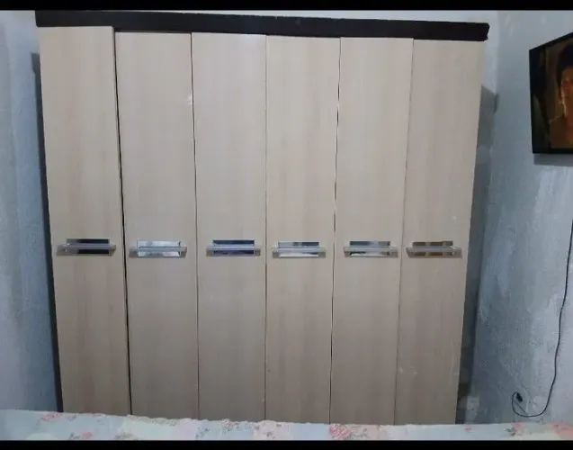 Guarda roupa 6 portas casal espaçoso estado de novo retirar no local