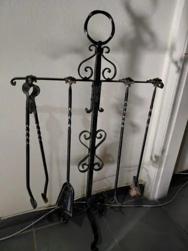 Conjunto de peças para lareira ferro fundido torcido.Observação:Somente para retirada.