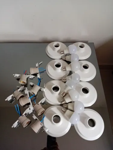8 paflon plástico + 8 lâmpadas led 