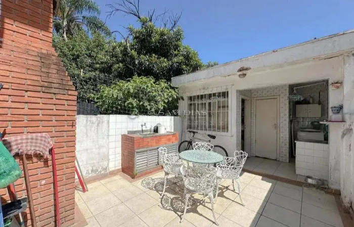 Casa à Venda Bom Retiro | Espaço, Conforto e Excelente Custo-Benefício