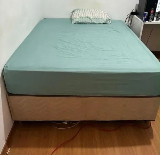 Cama casal por 400 reais contato *10