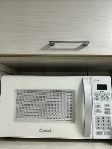 Microondas Consul 20l com 1 ano e meio de uso