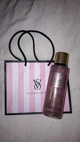 Perfume victoria's secret velvet petals shimmer